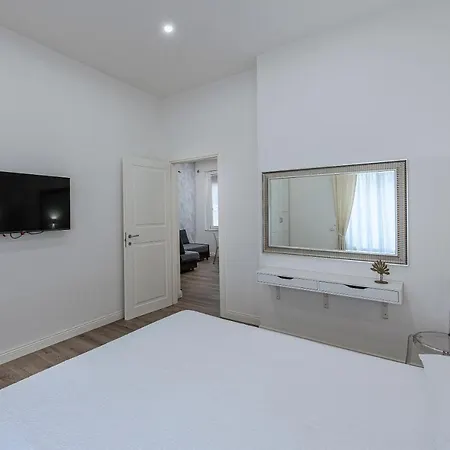 Apartament R.b. *